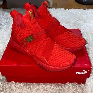 Defy Mid Iced Wn’s